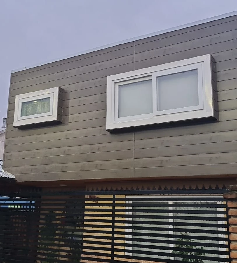 Proyecto con aplicación revestimiento con metal siding
