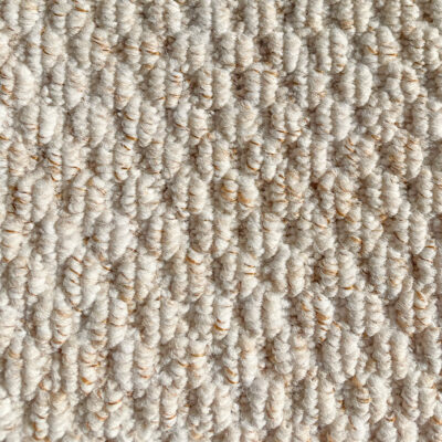 ALFOMBRA  SHETLAND ALMENDRA 4MTS x 6,0-9,0MM – TIPO BOUCLÉ DOBLE ALTURA, HILADO 100% POLIPROPILENO, PRECIO POR M2